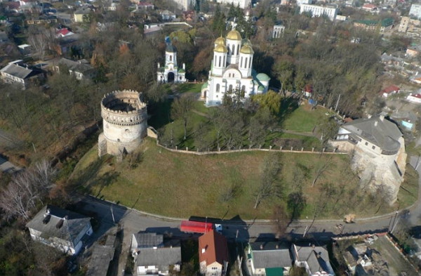 Image -- Ostrih castle (aerial view).