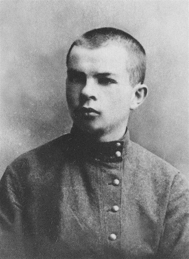 Image -- Viktor Petrov (1910s photo).