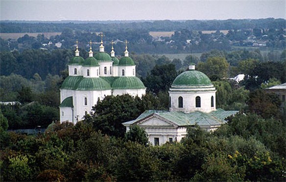 Image -- Pryluka: panorama of the Transfiguration Cathedral and the Church of the Nativity.