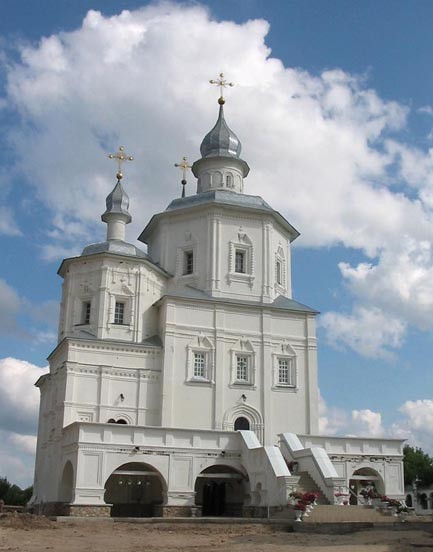 Image -- Putyvl: Cathedral of the Nativity of the Theotokos of the Movchanskyi (Molchany) Monastery.