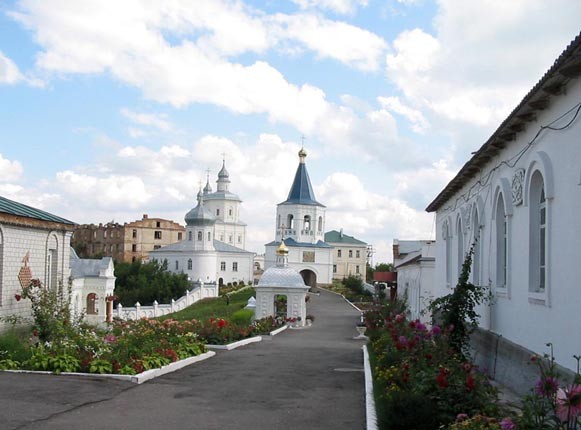 Image -- Putyvl: A view of the Movchanskyi (Molchany) Monastery.