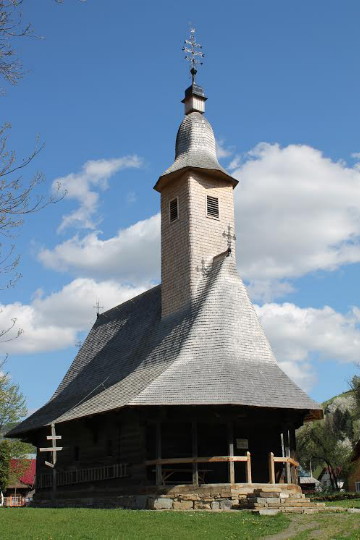 Image -- Romania: Ukrainian church in Poienile de sub Munte (1798).