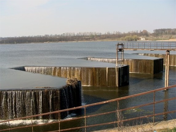 Image -- A dam on the the Rostavytsia River.