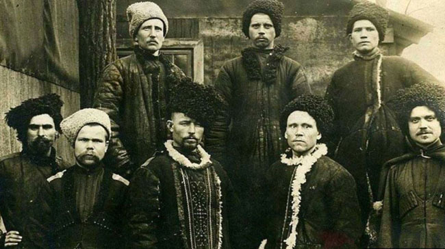 Image -- Cossacks of the Sahaidachny Battalion in Omsk, Siberia (1918).