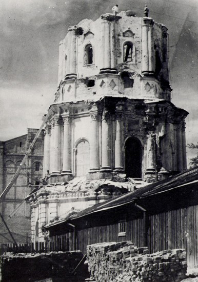 Image -- Saint Nicholas's Military Cathedral in Kyiv bell tower during its destruction by the Soviet authorities in 1934.