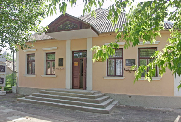 Image -- Sarny: Historical and Ethnographic Museum.