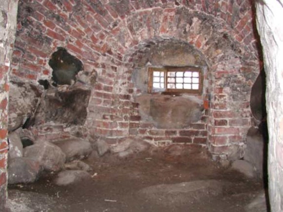 Image -- Solovets Islands monastery: the cell in which Hetman Petro Kalnyshevsky was imprisoned and died.