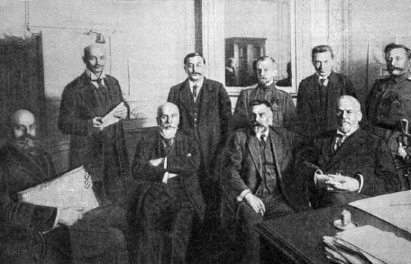 Image -- The State Duma Committee in 1917.