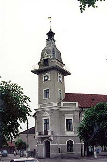 Image -- The town hall in Storozhynets, Chernivtsi oblast.