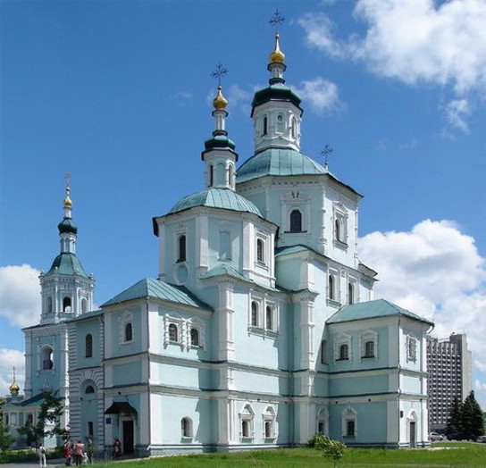 Image -- Sumy: Church of the Resurrection (completed in 1702).