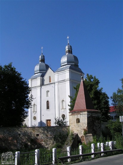 Image -- Terebovlia: Carmelite church and monastery complex (1635).