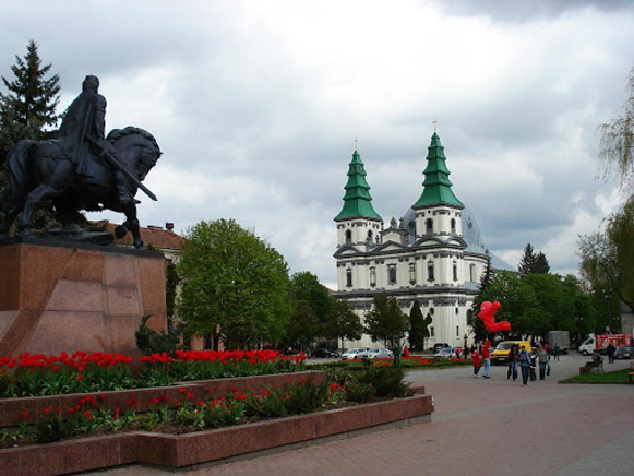 Image -- Ternopil: city center.