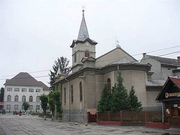 Image -- Tiachiv: Saint Stephen Roman Catholic Church (1780).