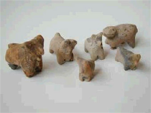 Image -- Tripilian culture: animal figurines.