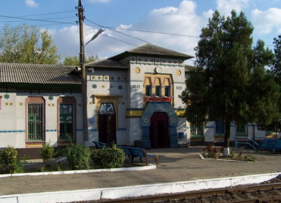 Image -- A railway station building in Albashi, Kuban region, designed by Serhii Tymoshenko.