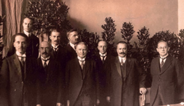 Image -- Professors and curators of the Ukrainian Scientific Institute in Berlin.