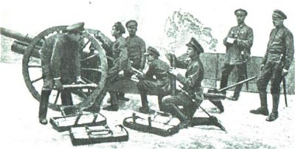 Image -- An artillery unit of the UNR Army.