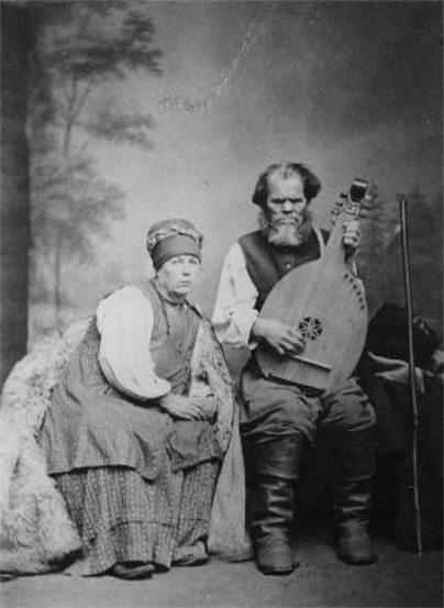 Image -- Kobzar Ostap Veresai and his wife Kulyna (1900s).
