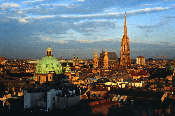 Image -- Vienna (panorama of the city center).