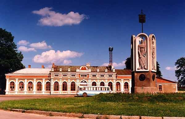 Image -- Volodymyr-Volynskyi railway station.