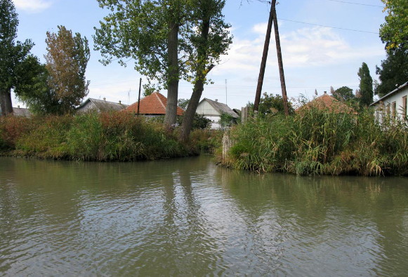 Image -- A canal in Vylkove.
