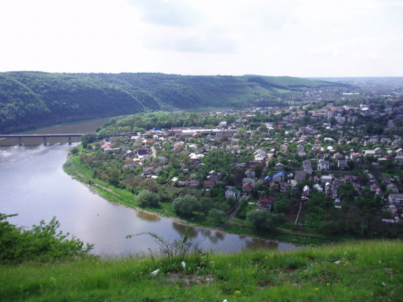 Image -- A panorama of Zalishchyky.