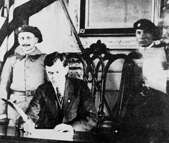Image -- Hryhorii Zhatkovych signs a declaration on behalf of the American National Council of Uhro-Rusins (1918).