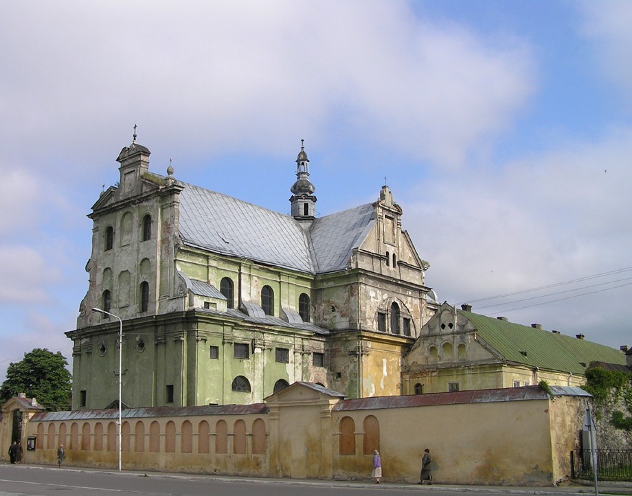 Image -- A Dominican church and monastery (17th century) in Zhovkva, Lviv oblast.
