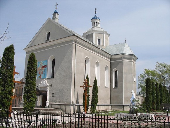 Image -- Zolochiv: Church of the Resurrection (1604).