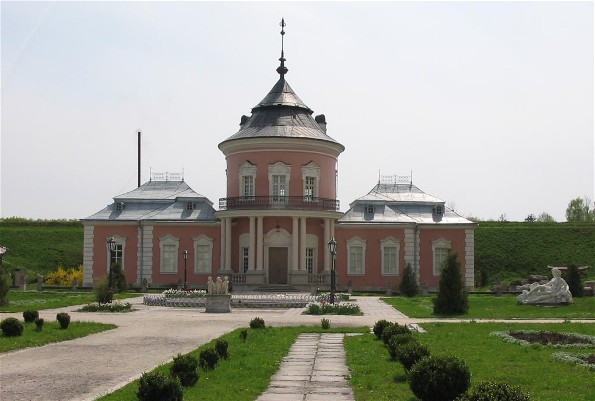 Image -- Zolochiv castle (16th century; rebuilt in 1634-6): inner courtyard with the Chinese palace.